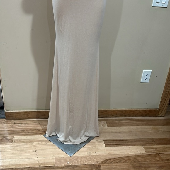 Women's Off Shoulder Ruffle Maternity Dress Elegant - Picture 5 of 9